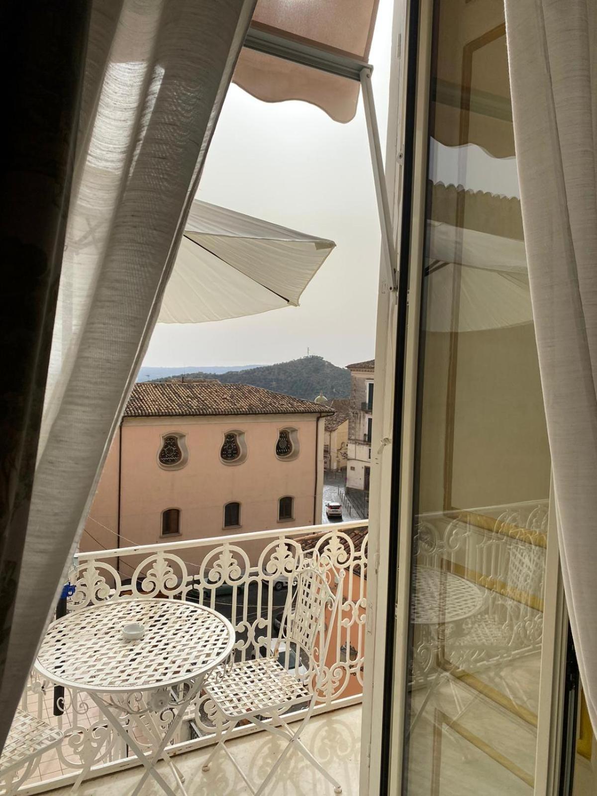 Palazzo Cherubini-Pools & Wellness 罗萨诺 外观 照片